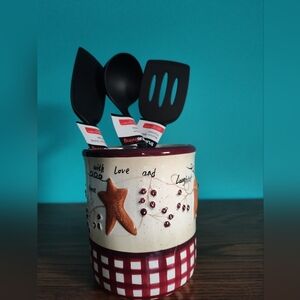 BLONDER HOME Ceramic Utensil Holder. Approx 5 1/2" x 8".